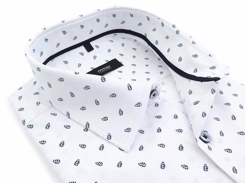 Biała koszula w listki na delikatnym wzorze  E105