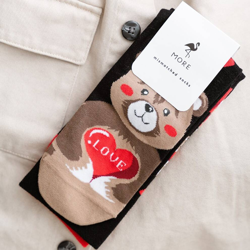 Czarne skarpetki w misie i serca SK333